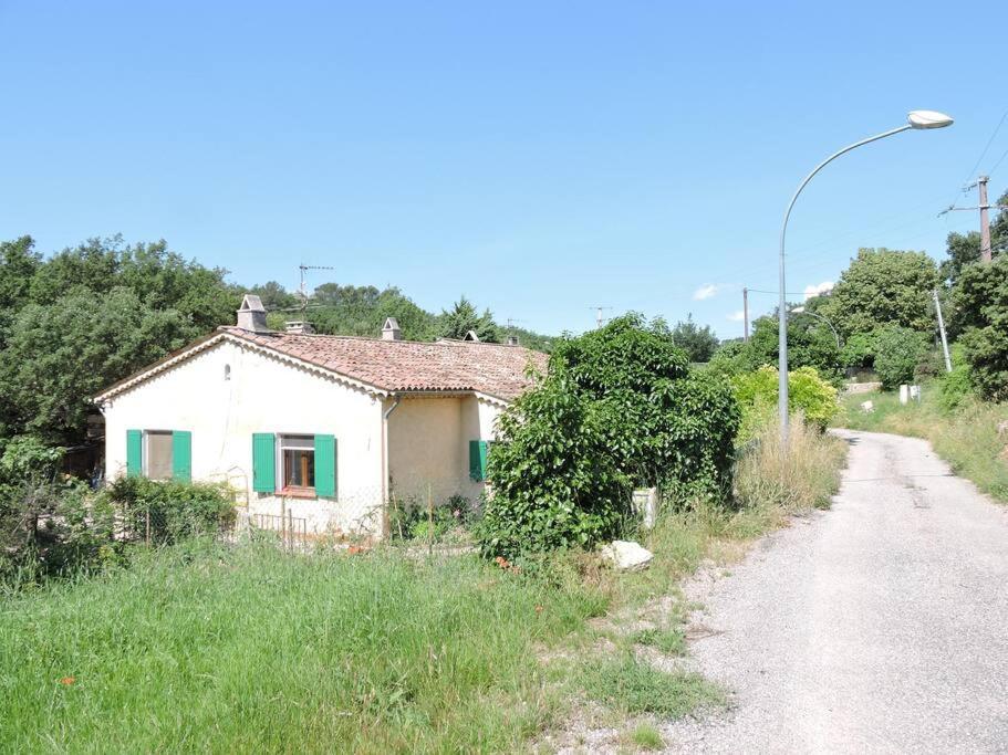 Chateaudouble : Appartement Au Calme Extérieur photo