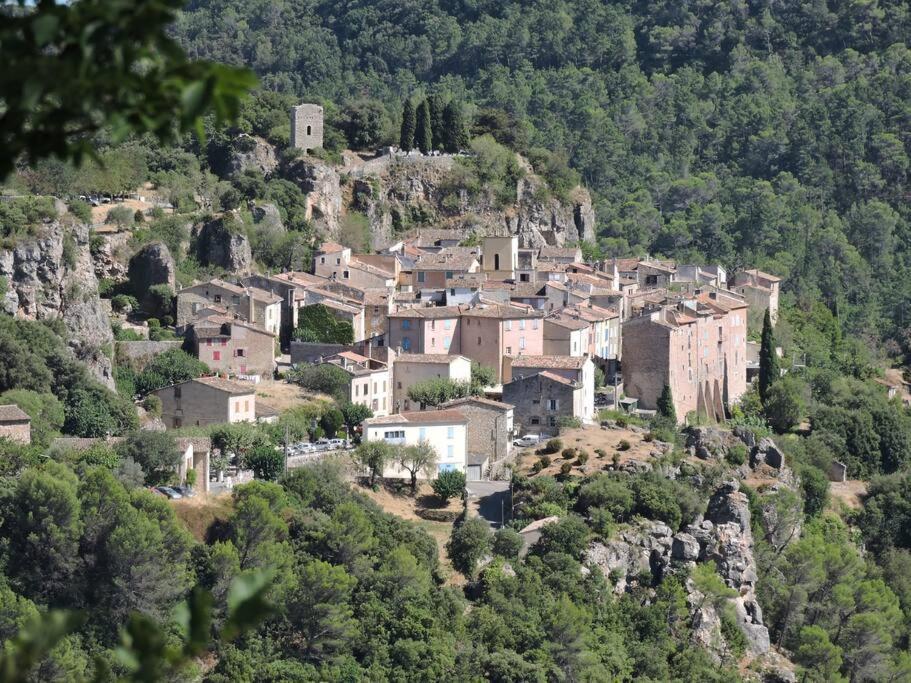 Chateaudouble : Appartement Au Calme Extérieur photo