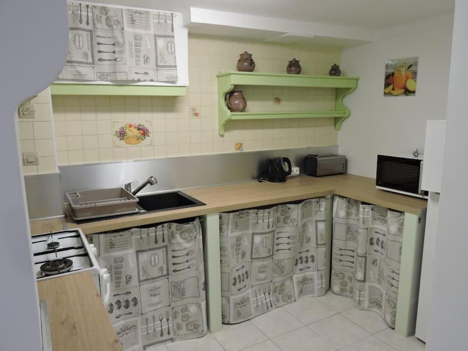 Chateaudouble : Appartement Au Calme Extérieur photo